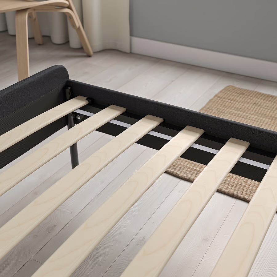Cama com colchão IKEA