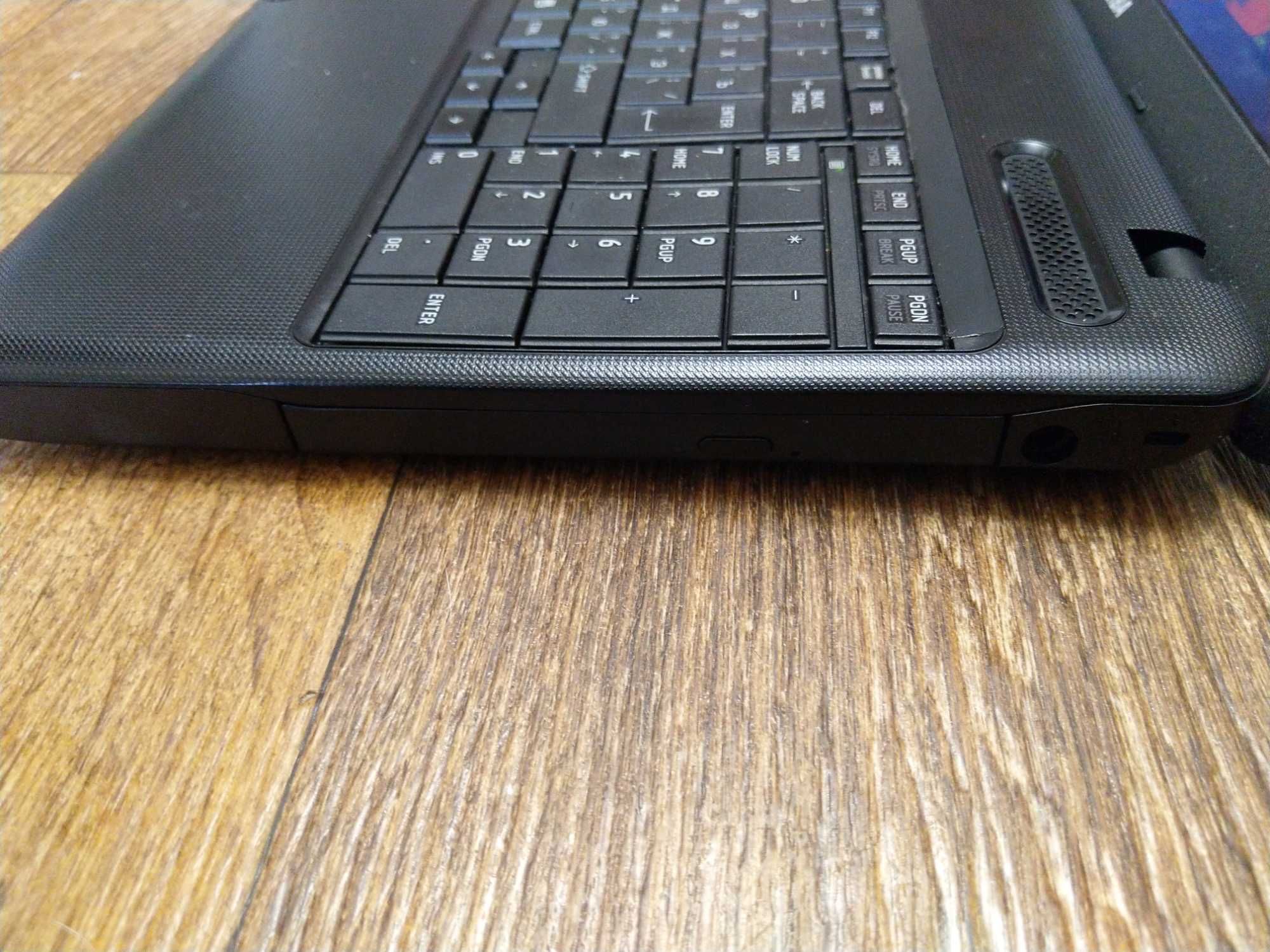 TOCHIBA Satellite C660D-178 (E-350/DDR3 4GB./HD6310M/SSD 120gb.)