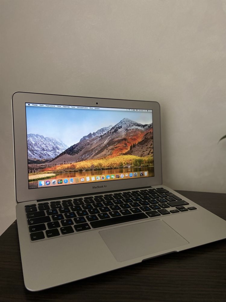 MacBook air 11” (2011) i7, 4Gb, 1,8Ghz