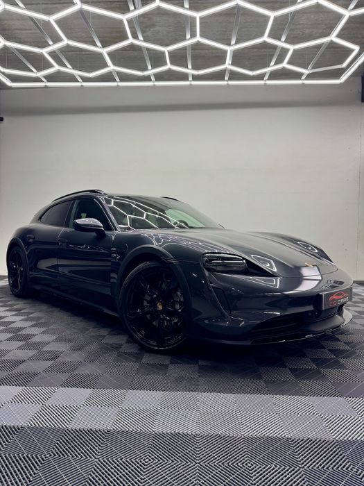 PORSCHE TAYCAN 4 CROSS TURISMO