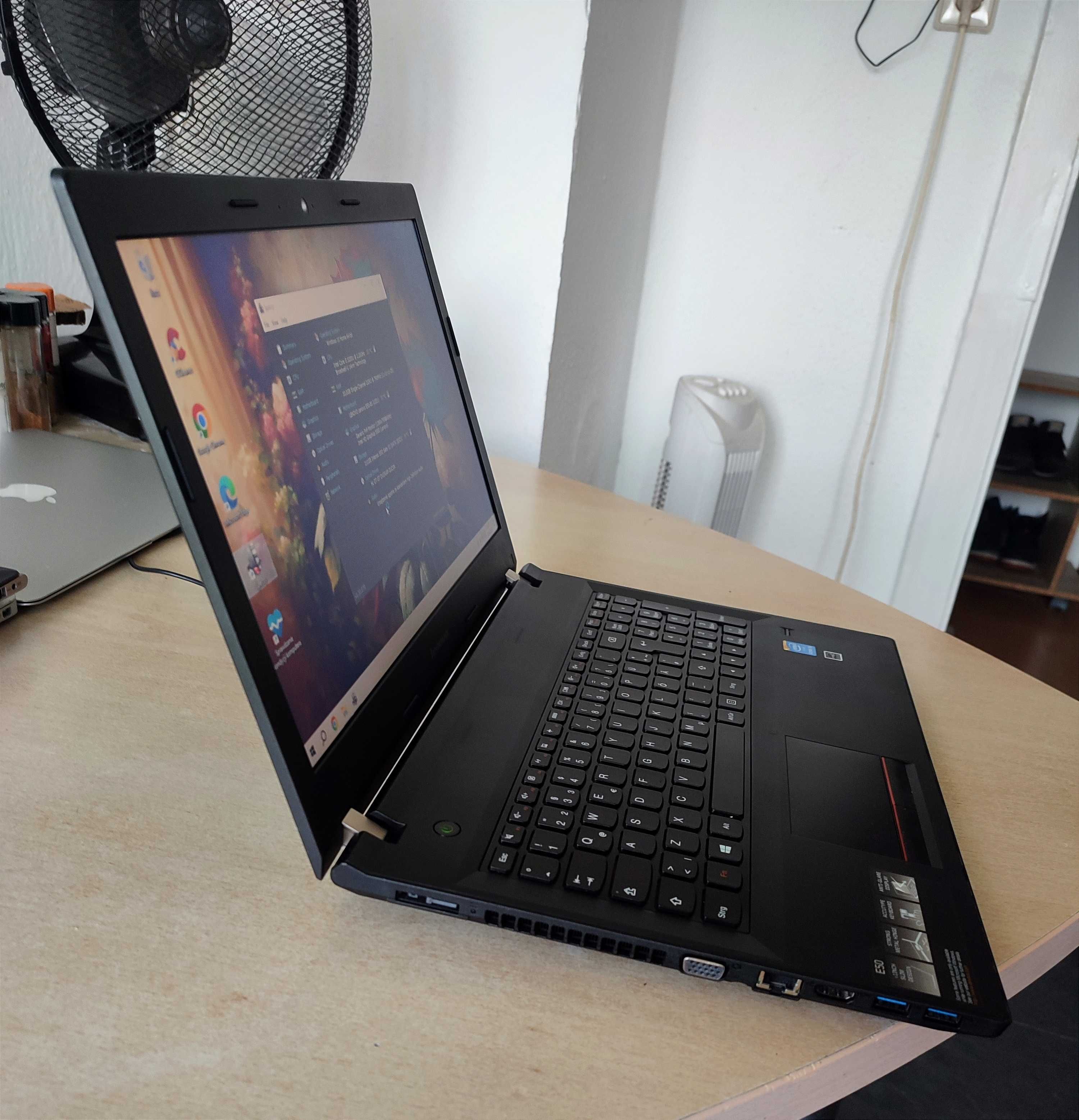 Laptop Lenovo 15,3 cali+stacja dokująca