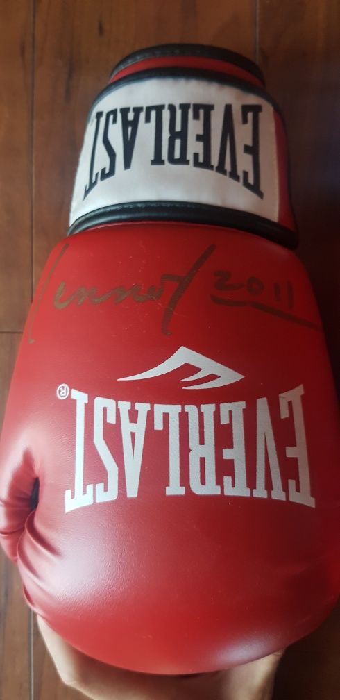 Rękawice bokserskie Everlast z podpisem Lennox Lewisa