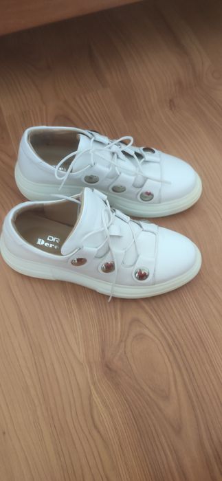 шкiряні кросівки