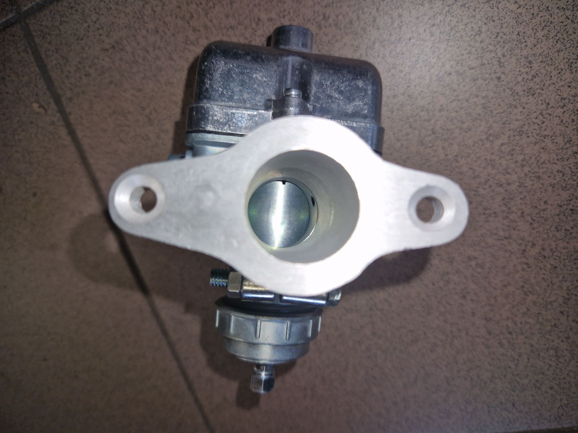 Nowy kpl z kruccem ganik silnika mz etz 150 .24N2