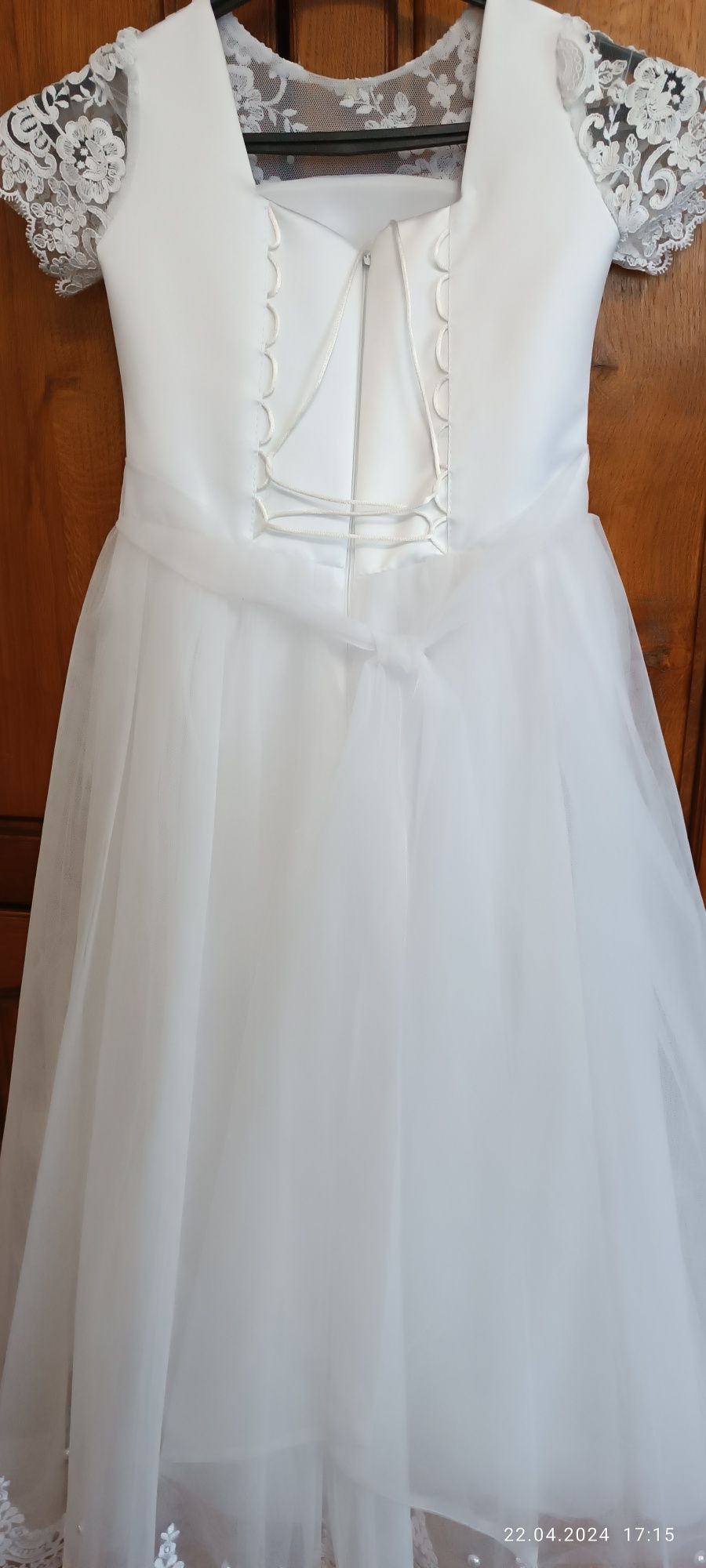 Продам біле плаття на ріст приблизно 140