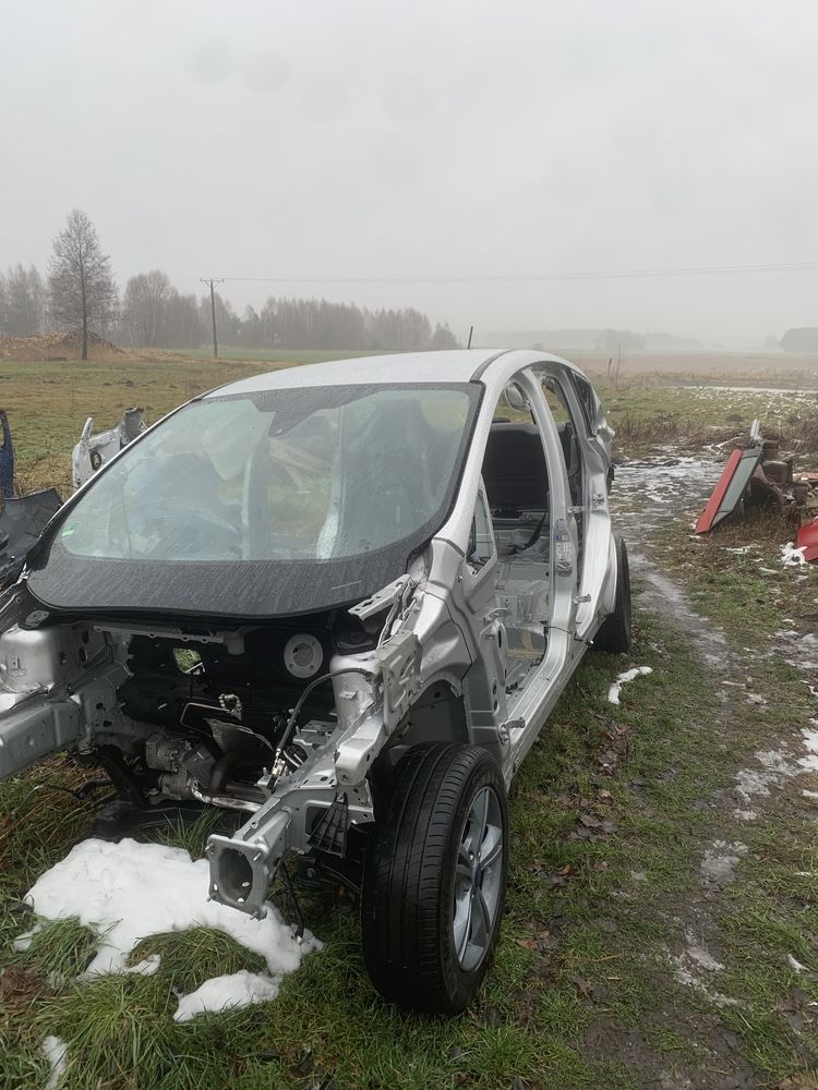 Ford C-Max tylnia ćwiartka lewa przednia i prawa tylnia