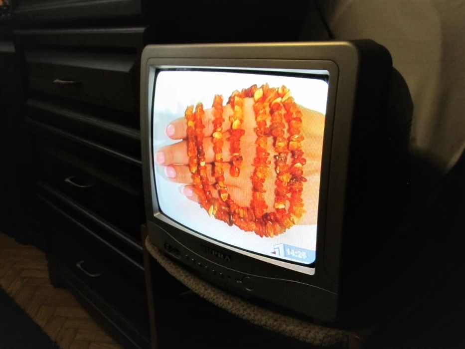 Цветной телевизор Supra S-14N8 на кухню или дачу