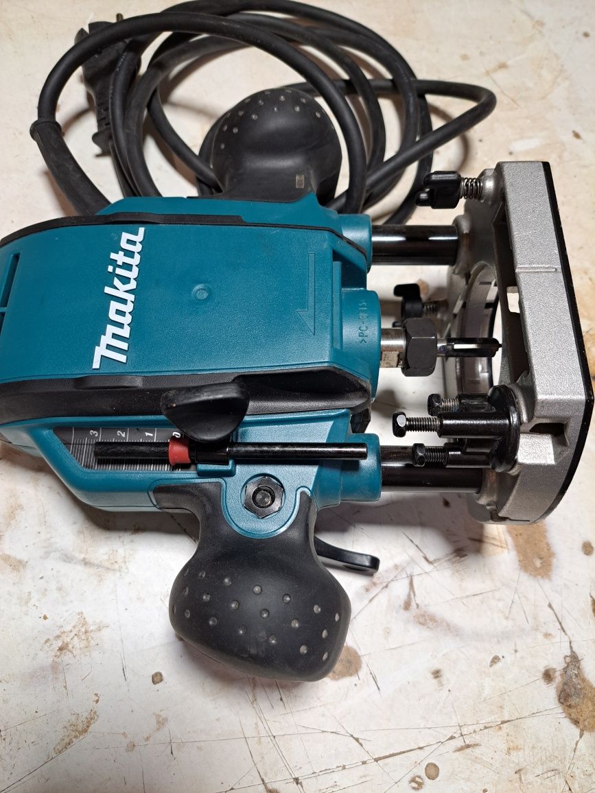 Tupia Makita 900