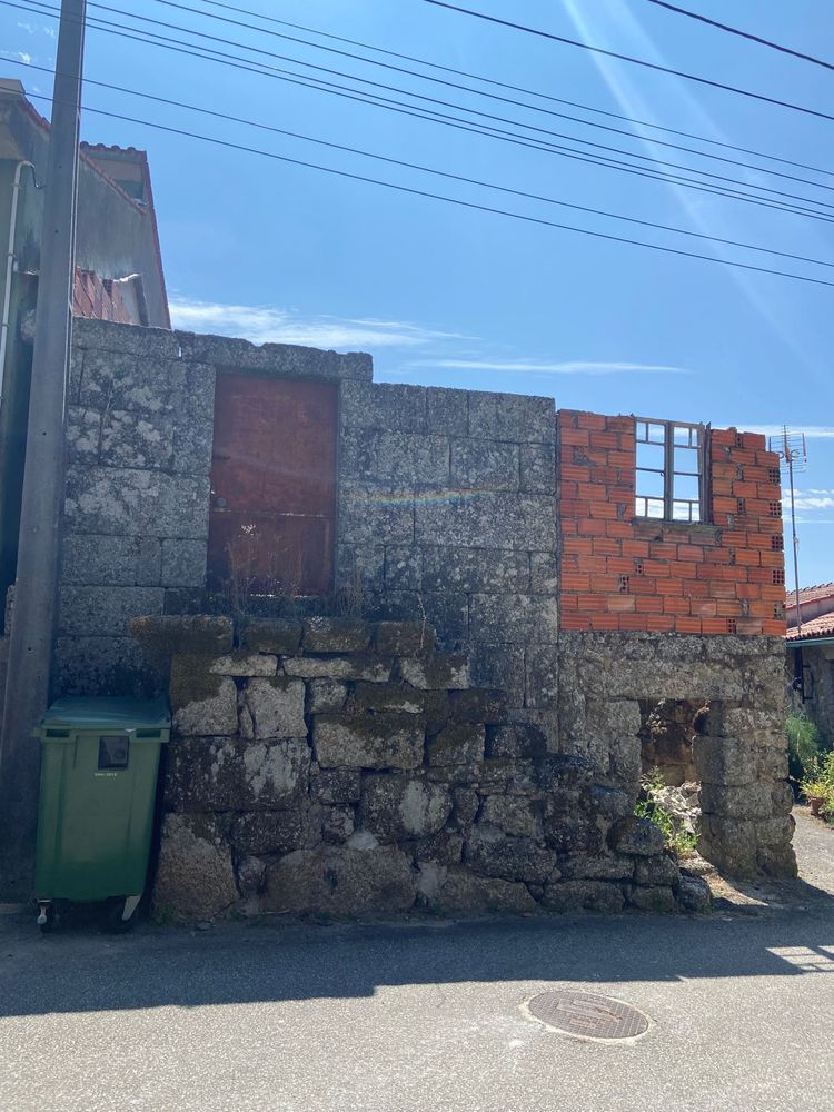 Moradia T3+ Casa Rustica localizada em Pesseguido
