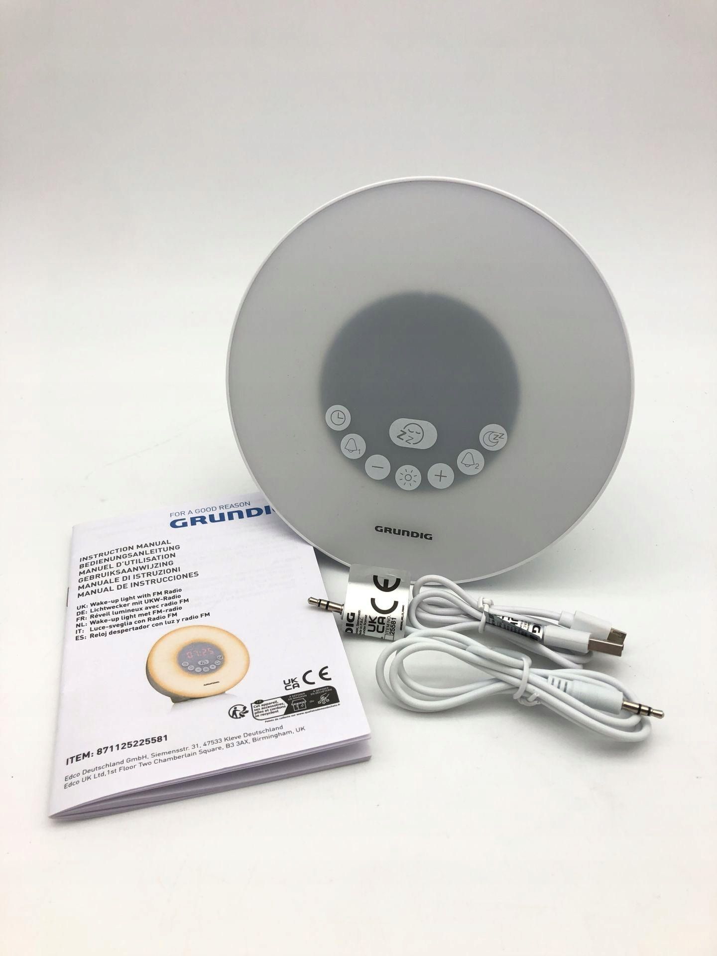Budzik świetlny Grundig Bluetooth Radio USB Naturalne dźwięki