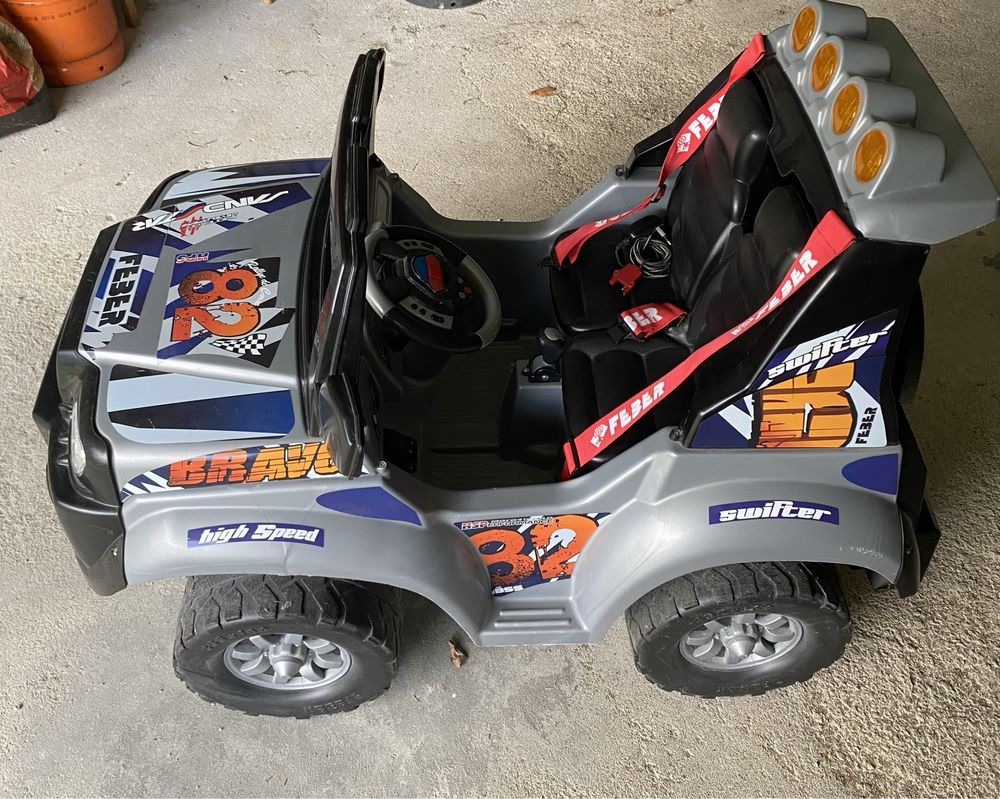 Jipe carro x-storm bravo FAMOSA 12V