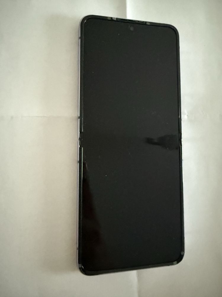 Sprzadam Samsung flip 4