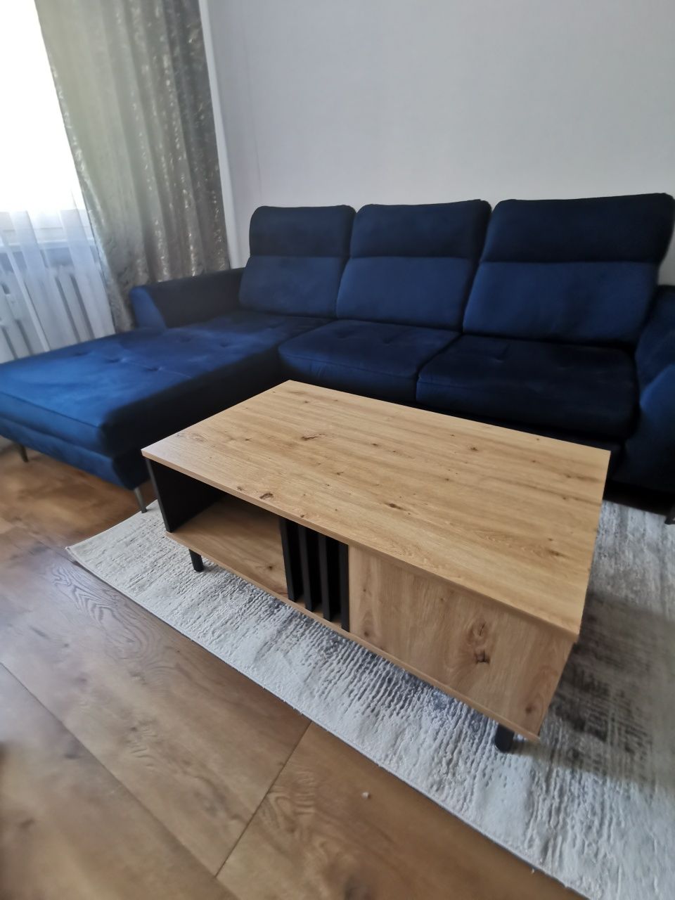 Piękny stolik kawowy/ ława
