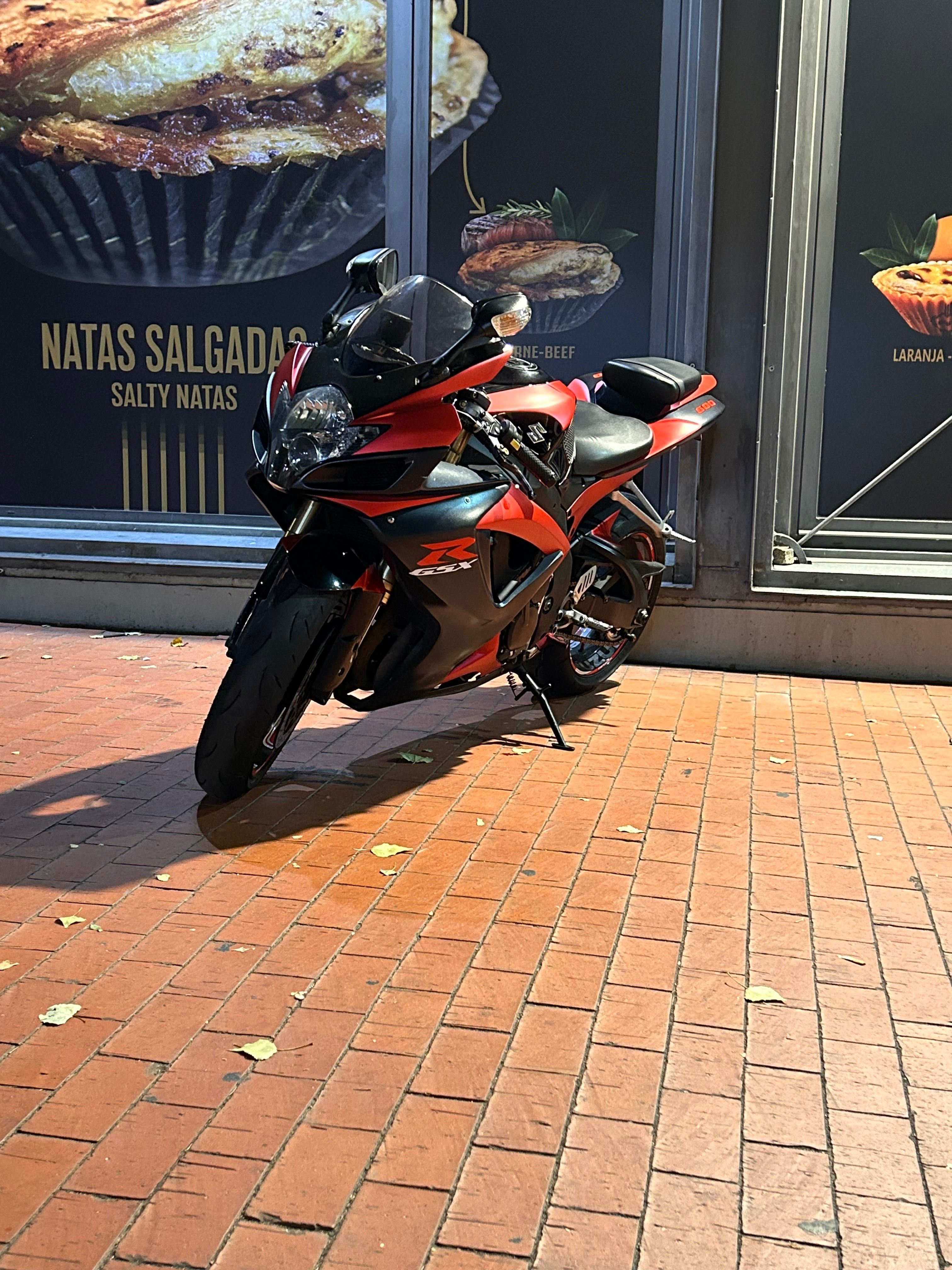 Gsxr 600 k7 vendo