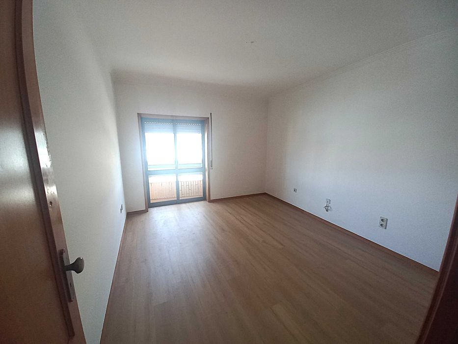 Apartamento T2 com Garagem