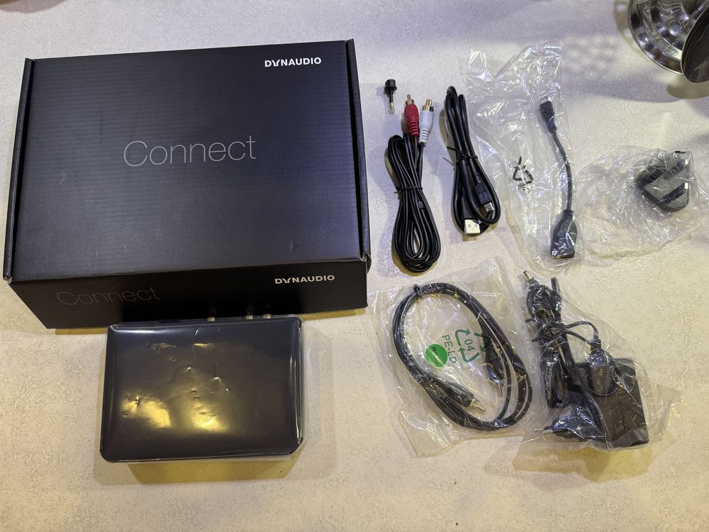 Dynaudio Connect czarny