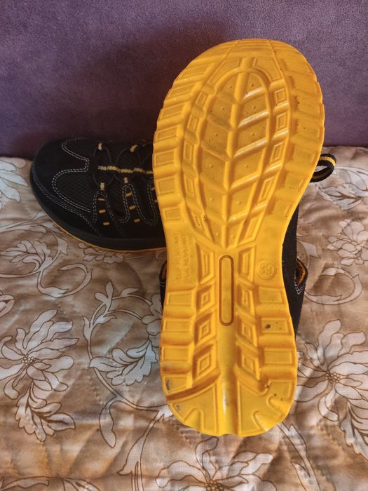 Робоче взуття,продам.