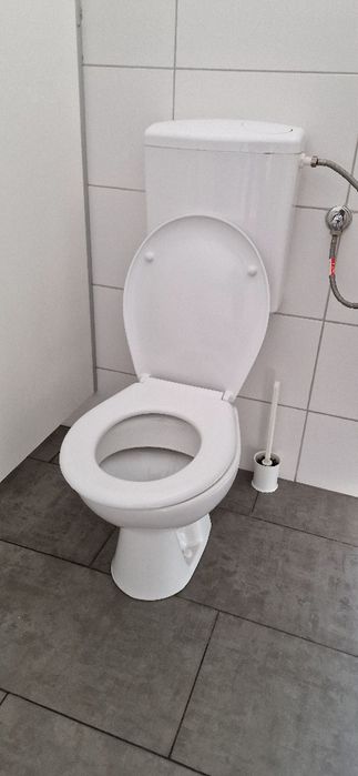 Ustęp i spłuczka dla dzieci