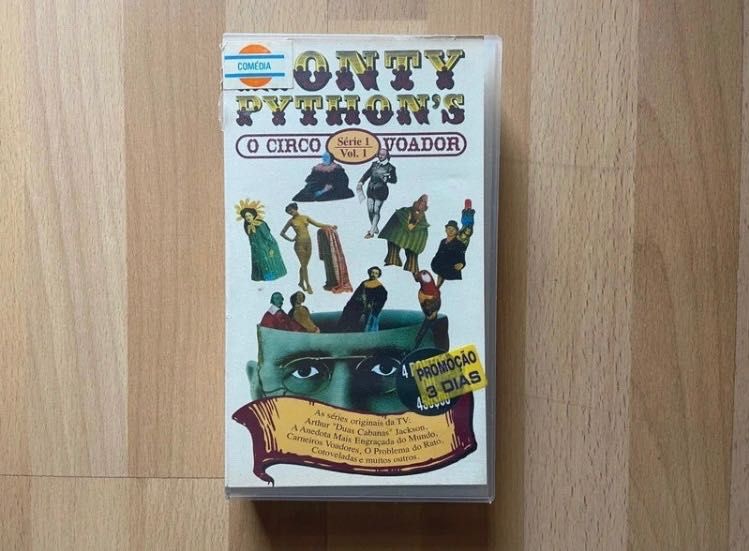 VHS Easy rider e Monty Python