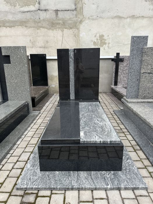 Гранітні памʼятники, військові памʼятники, європейський памʼятник