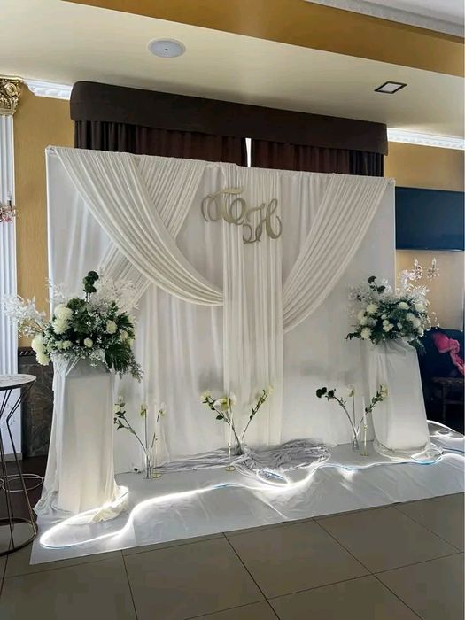 Весільна фотозона