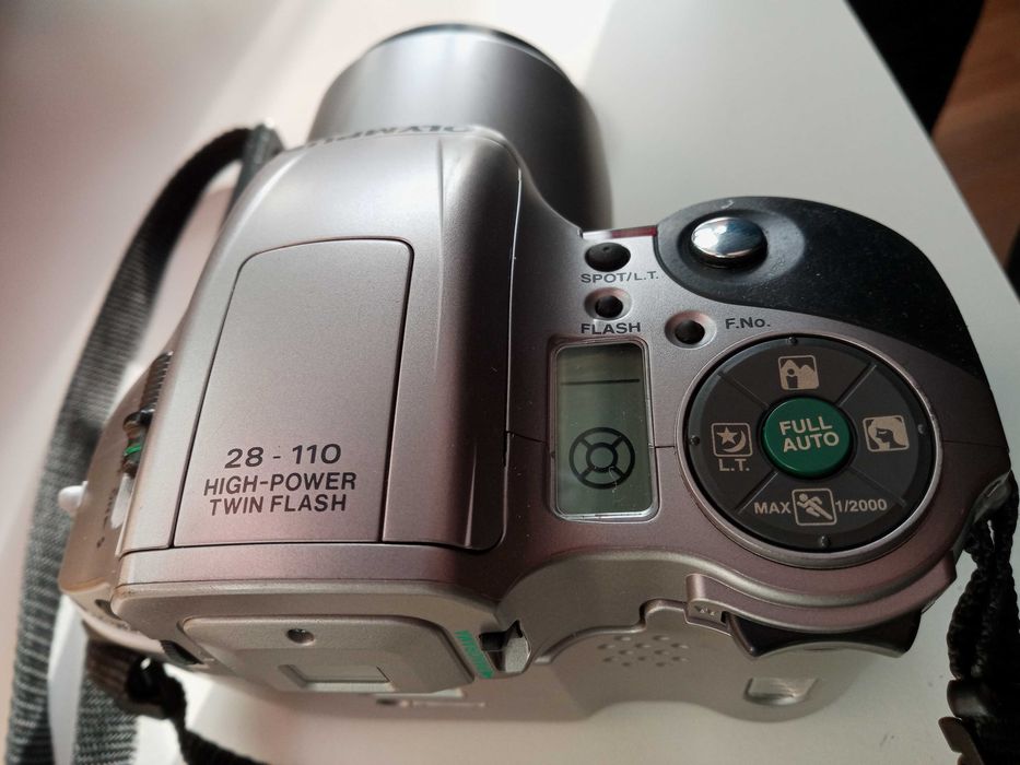 Aparat fotograficzny OLYMPUS IS-20 DLX Używany,sprawny, klisza