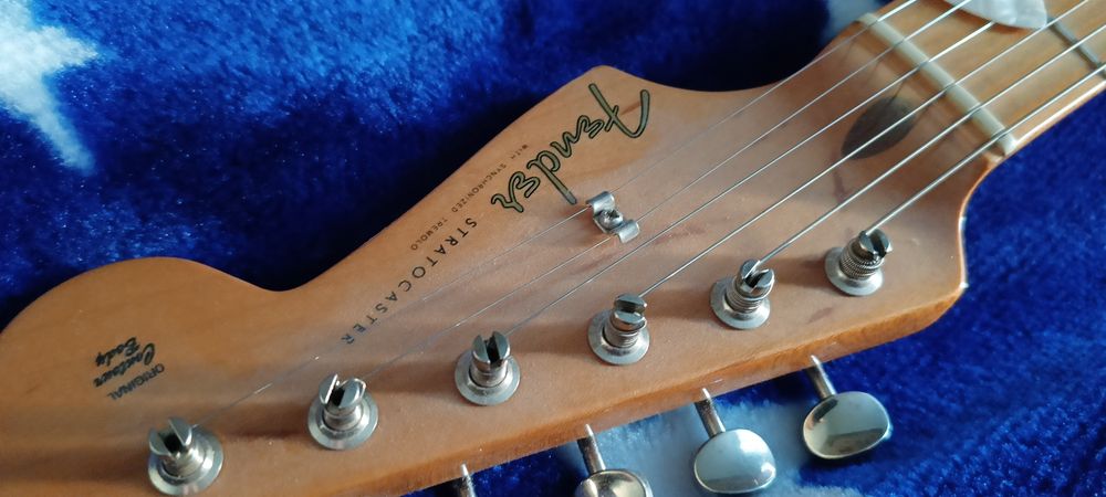 Гитара Фендер класика 50'