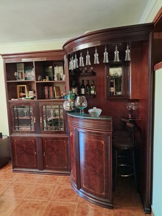 Bar móvel com vitrine