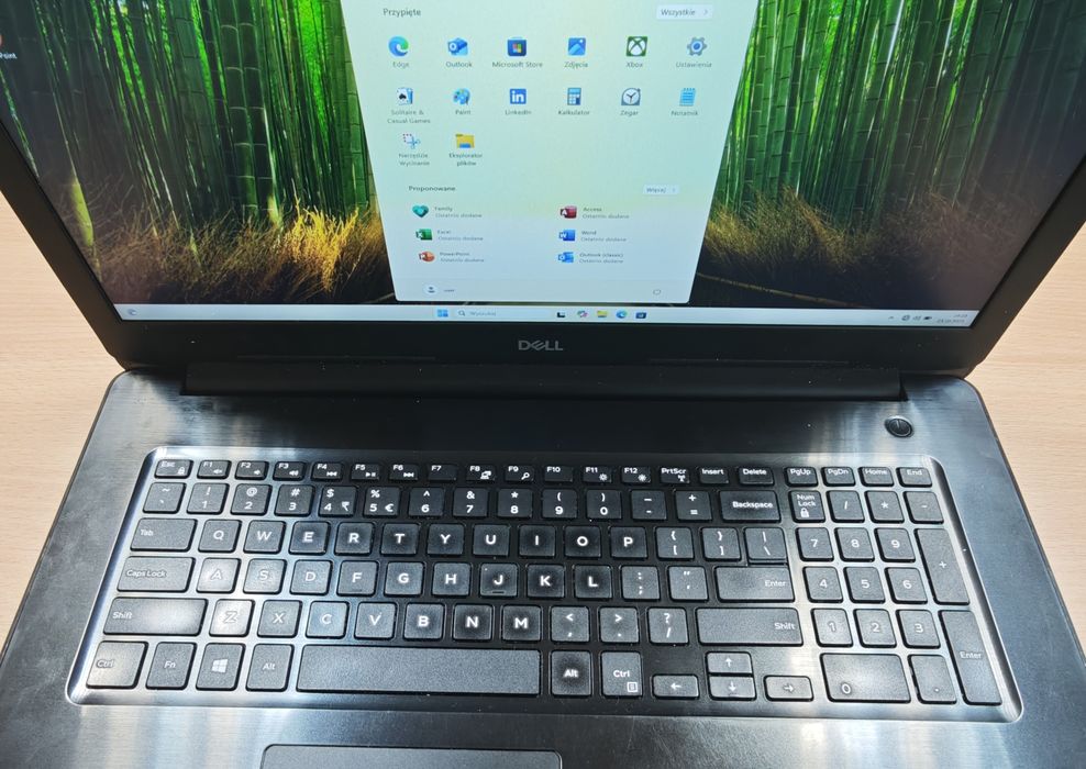 Dell 17: Intel i5 8gen 4c/8t, 16GB RAM, SSD+HDD 1,75TB, Win11,  Office