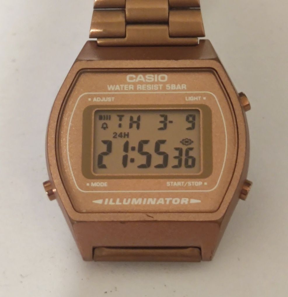 Sprzedam Casio B640W.