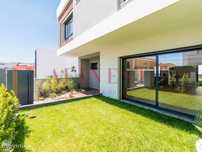 Moradia T4+1 No Arneiro - Carcavelos - Pronta A Habitar!
