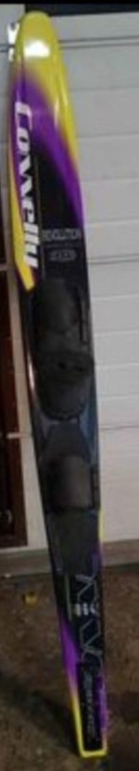 Sprzedam nartę wodną 170 cm 
narta z wiązaniami L 170narta z wiązaniam
