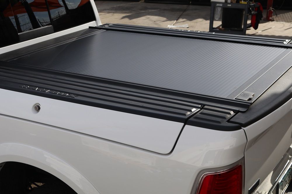 RETRAX ONE MX Roleta paki zwijana 5,7ft Dodge RAM 1500 RAMBOX
