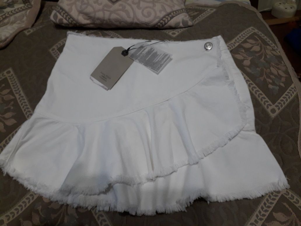 Новая юбка белая джинсовая Zara для девушек