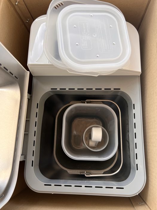 Нова хлібопіч LG