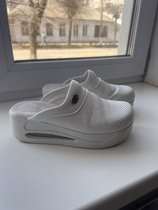 Взуття медичне сабо Pearly White з підошвою AirMax