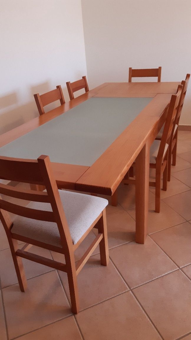 Mesa de Jantar extensível e 6 cadeiras