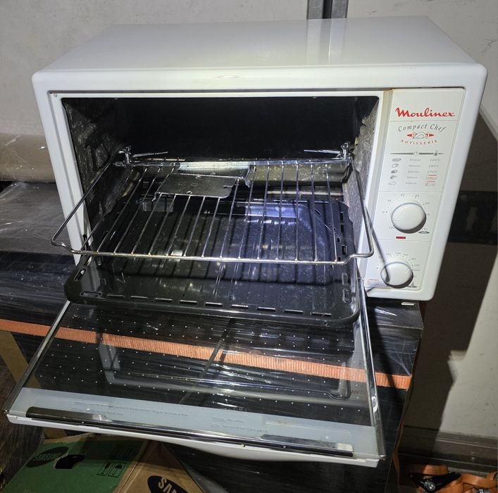 Forno Eléctrico Moulinex

Forno eléctrico Compact Turbo Moulinex. 

Ca