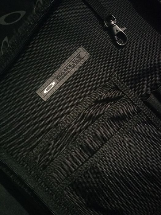 Torba Oakley na laptopa