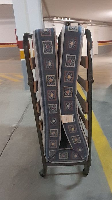 Cama solteiro dobrável e potável 190x80cm como nova