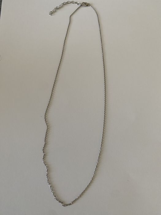 Yes łańcuszek srebro oksydowane.