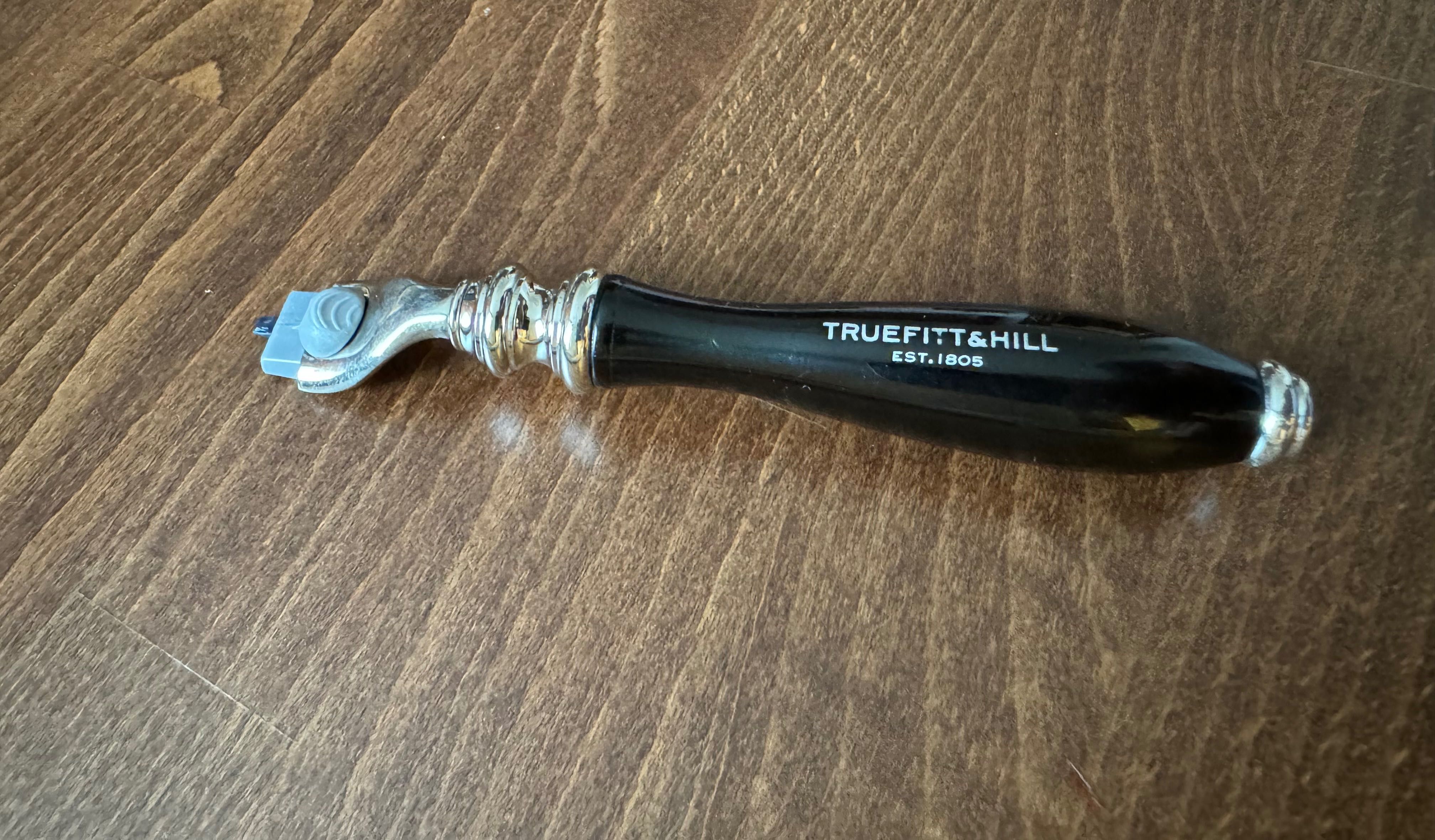 Станок для гоління Truefitt & Hill Wellington Faux Ivory Mach 3