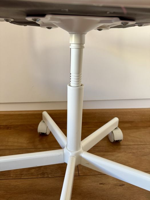 Cadeira de criança para secretaria