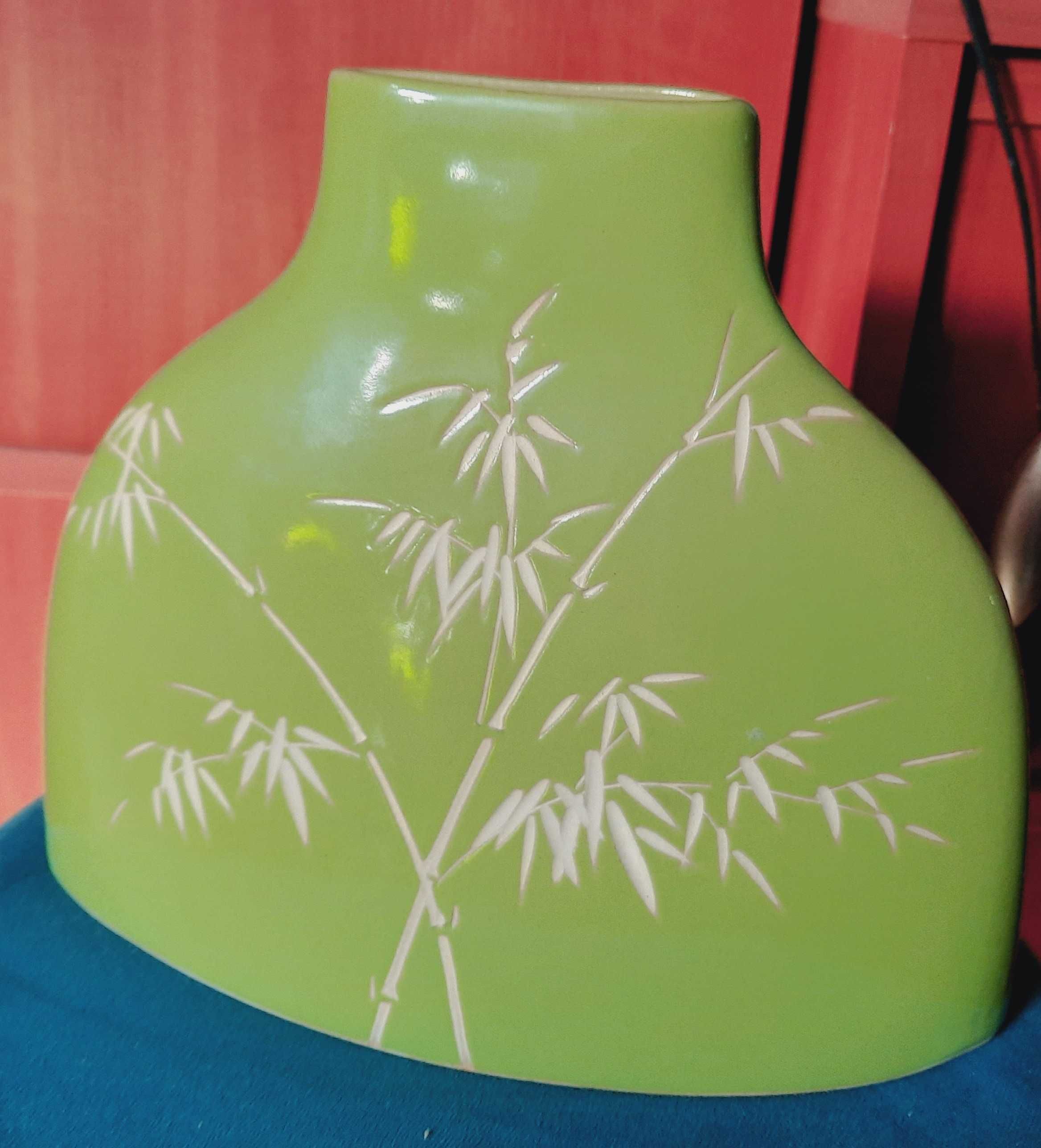 Wazon ceramiczny jasnozielony z motywem bambusa
