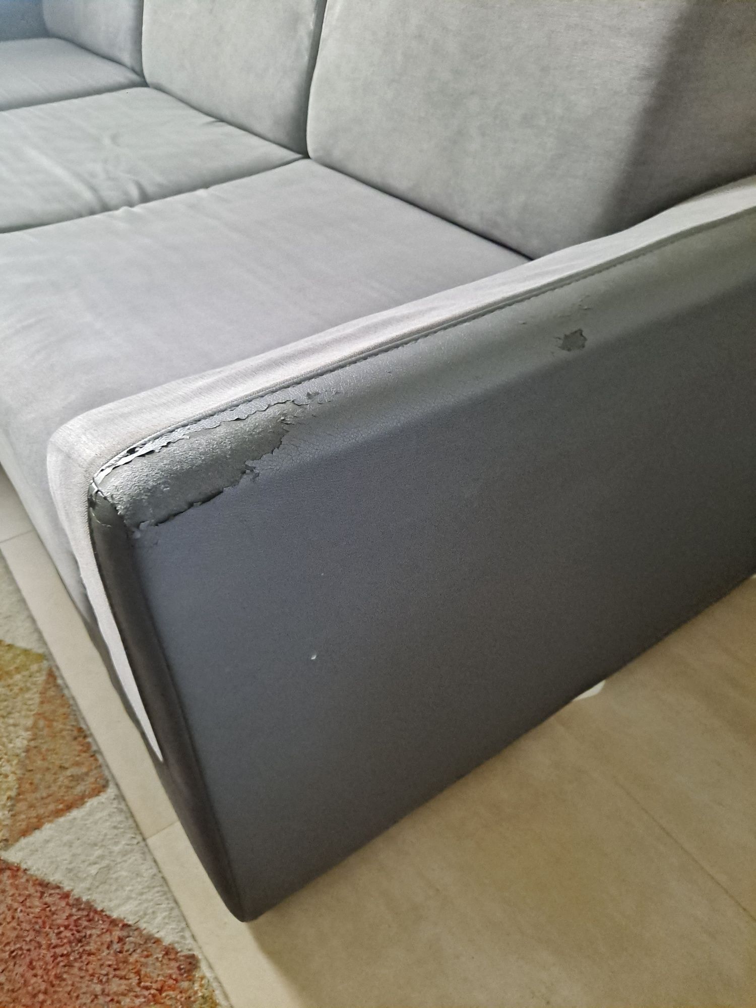 Narożnik z funkcją spania i pojemnikiem