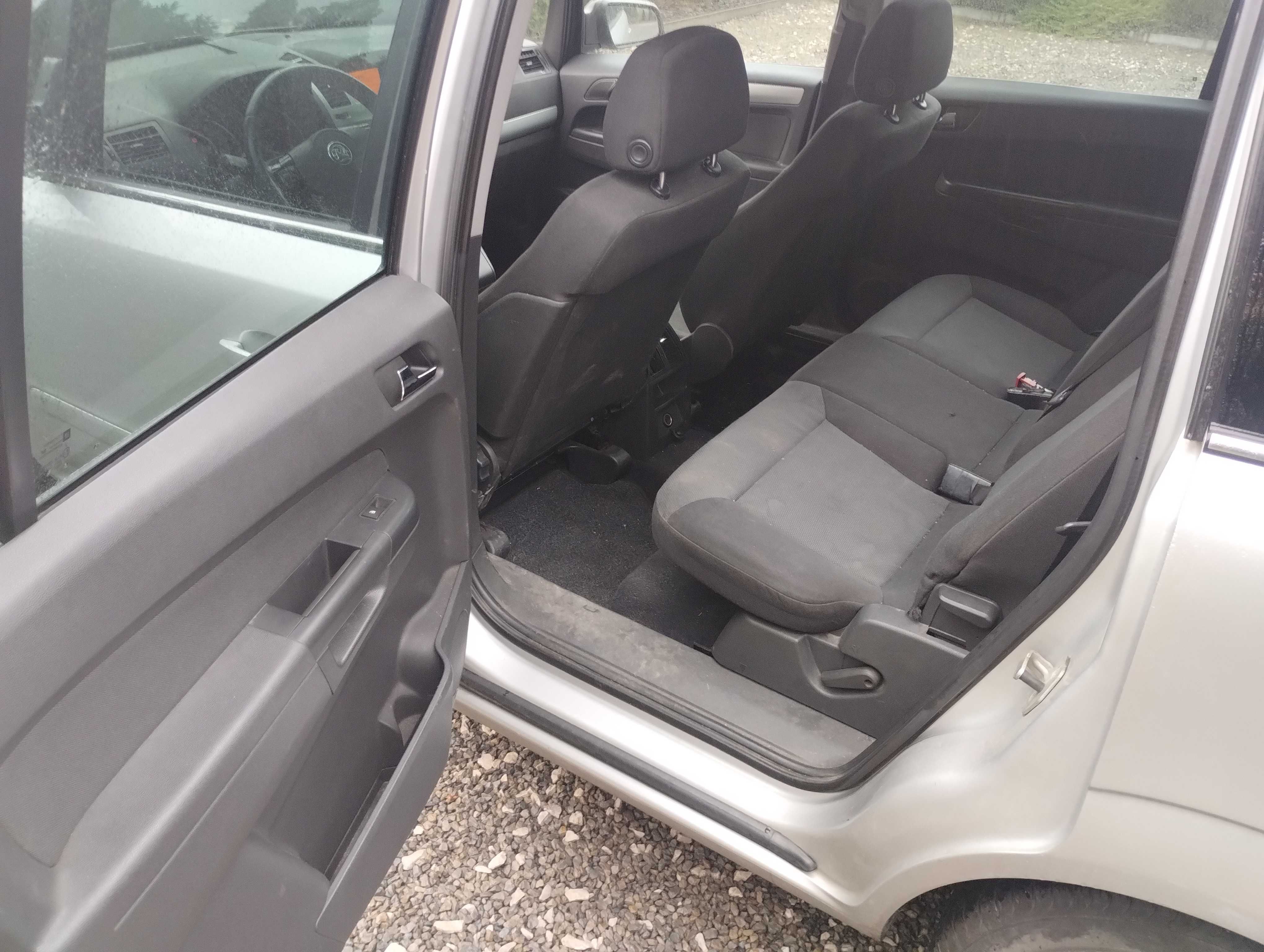 Opel Zafira 1.9CDTI 150KM Cosmo 2x parktronik 7-foteli klima