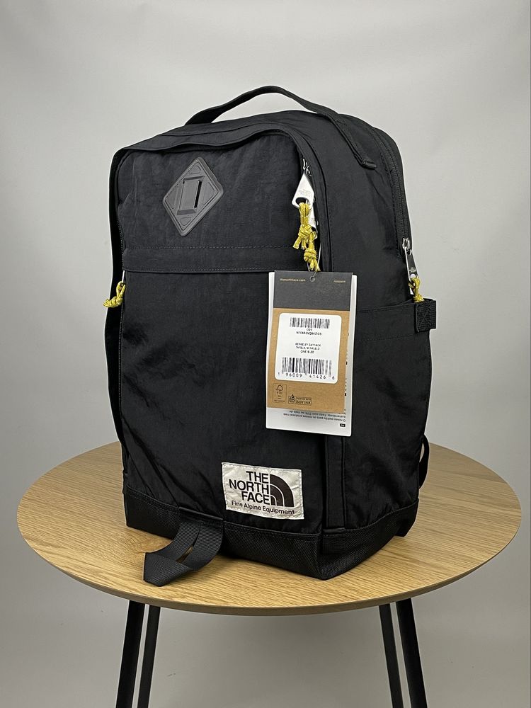 Рюкзак The North Face Berkley Daypack оригінал чорний NF0A52VQ84Z