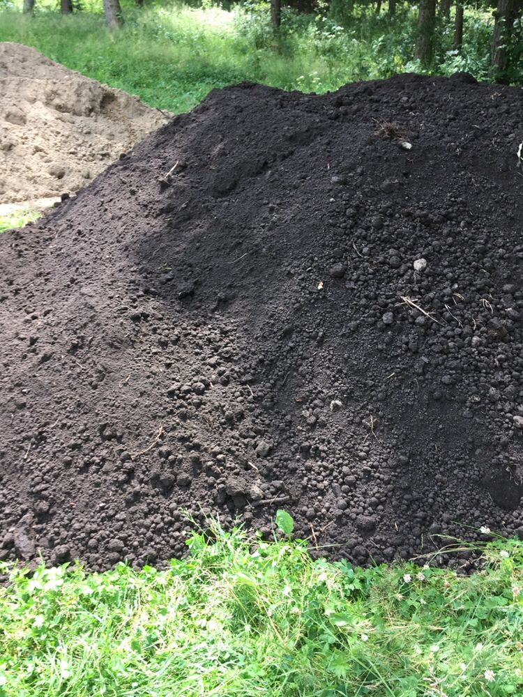 ziemia ogrodowa humus czarnoziem trawnik ogród podłoże trawa torf
