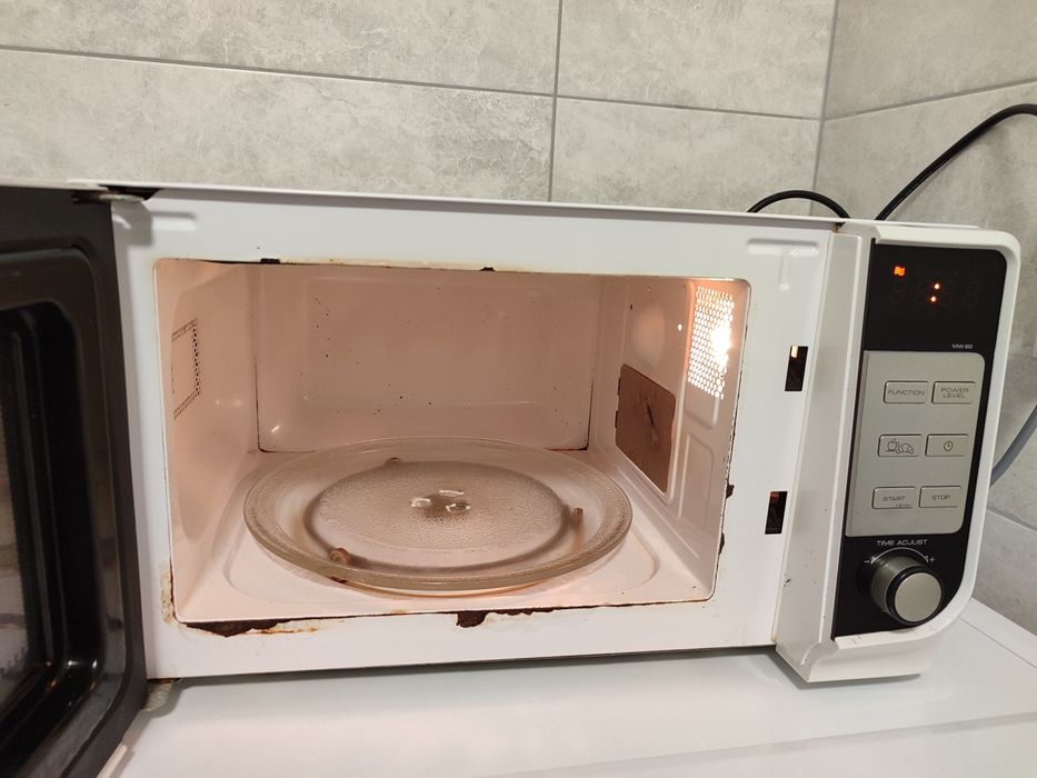 Мікрохвильова піч