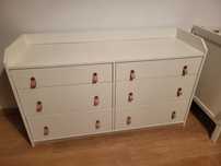 Cómoda Hauga IKEA